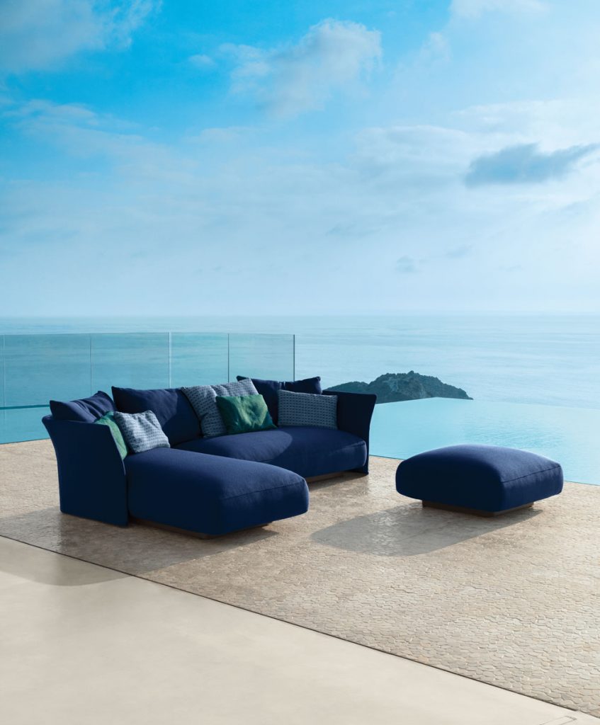 The extreme versatility of TALENTI’s Cliff Collection has its maximum expression in the modular sofa. (en.talentisrl.com)