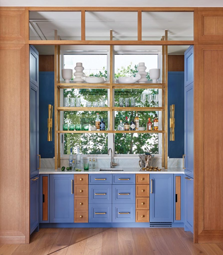 Traditional/Transitional Kitchen by Renèe Gaddis Interiors. Photo courtesy of Renèe Gaddis Interiors
